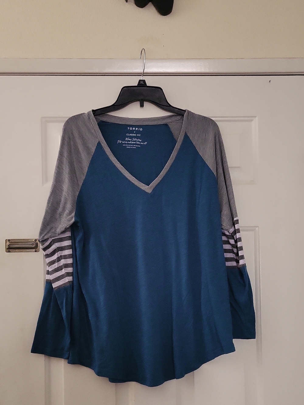 torrid Teal V-Neck Raglan Long Sleeve with Gray Striped Accents